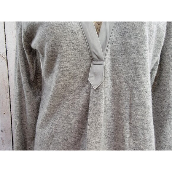 LM Women's Medium Magaschoni Heather Gray 3/4 Sleeve V-Neck Pullover Sweater EUC - Picture 2 of 9